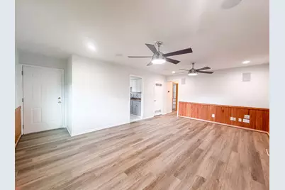 2221 Myrtle Avenue, Columbus, OH 43211 - Photo 3
