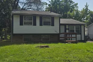 2390 Carlford St, Columbus, OH 43232 - Photo 1