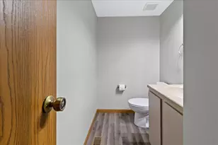 921 Noddymill Ln E, Columbus, OH 43085 - Photo 11