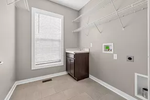 2261 Woodstock Ave, Lewis Center, OH 43035 - Photo 45
