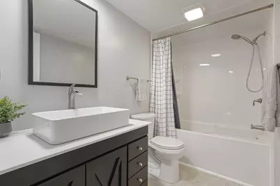 952 Chatham Lane #D, Columbus, OH 43221 - Photo 13