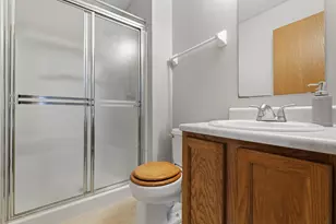 4467 Catamaran Dr, Columbus, OH 43207 - Photo 15