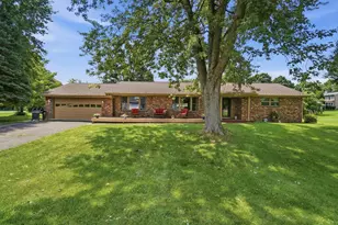 2475 Cherokee Dr, London, OH 43140 - Photo 1