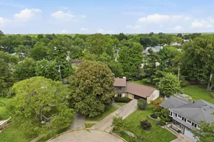 5288 Butternut Ct E, Columbus, OH 43229 - Photo 3
