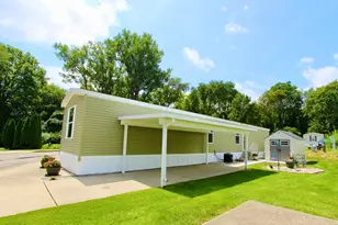 17 Spring Lake Ct, Delaware, OH 43015 - Photo 3