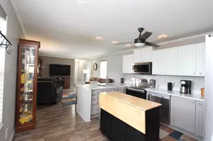 17 Spring Lake Ct, Delaware, OH 43015 - Photo 7