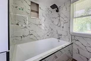 964 Lawrence Dr, Columbus, OH 43207 - Photo 13