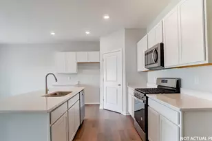 1175 Stratford Wy, London, OH 43140 - Photo 11