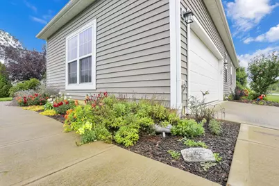 393 Shawnee Loop S, Pataskala, OH 43062 - Photo 5