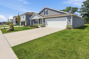 1017 Sherwood Loop, Bellefontaine, OH 43311 - Photo 3