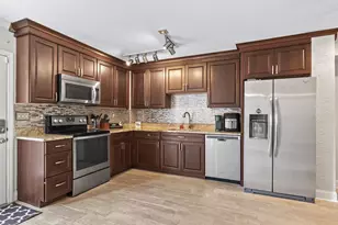 493 W 3rd Ave, Columbus, OH 43201 - Photo 13