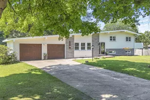 2185 Sunnyhill Dr NE, Lancaster, OH 43130 - Photo 3