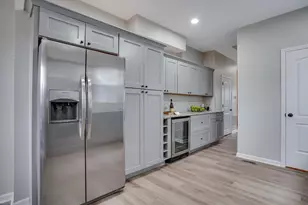 295 W Park Ave, Columbus, OH 43223 - Photo 9