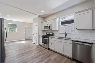 293 W Park Ave, Columbus, OH 43223 - Photo 9