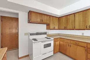 817 Amherst Dr, Urbana, OH 43078 - Photo 9