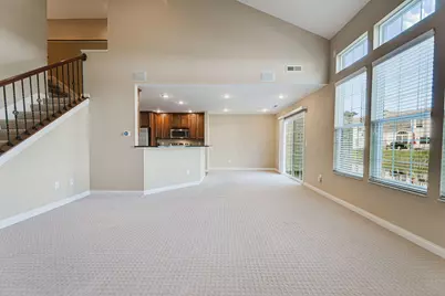 5087 Dinard Way #104, Columbus, OH 43221 - Photo 9