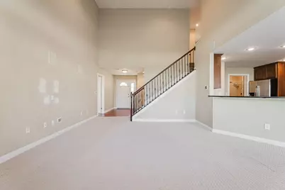 5087 Dinard Way #104, Columbus, OH 43221 - Photo 5