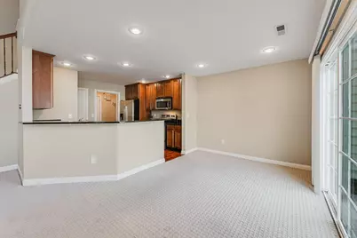 5087 Dinard Way #104, Columbus, OH 43221 - Photo 11