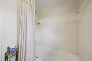 2106 Springhill Dr, Columbus, OH 43221 - Photo 25