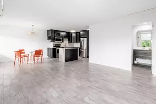 1000 Urlin Ave, Columbus, OH 43212 - Photo 15