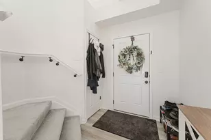1017 Queen Bee Pl, Grove City, OH 43123 - Photo 5
