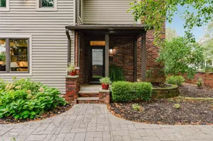 487 E Beck St, Columbus, OH 43206 - Photo 1