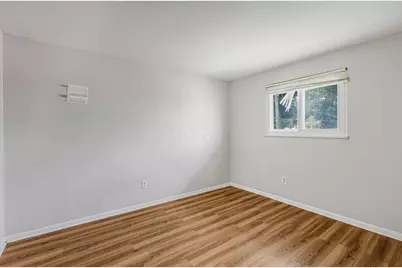4651 Hilton Avenue, Columbus, OH 43228 - Photo 15
