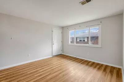 4651 Hilton Avenue, Columbus, OH 43228 - Photo 5