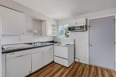 4651 Hilton Avenue, Columbus, OH 43228 - Photo 7