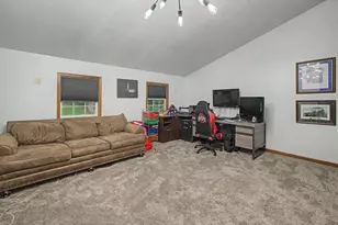 547 Terrace Ridge Cir, Howard, OH 43028 - Photo 17