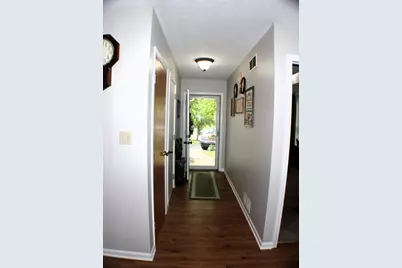 1058 Chatham Lane W, Delaware, OH 43015 - Photo 7