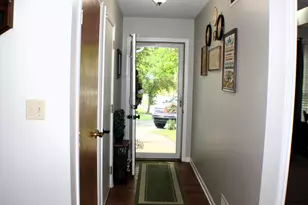 1058 Chatham Ln W, Delaware, OH 43015 - Photo 7