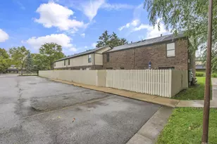 5866 Hallridge Cir, Columbus, OH 43232 - Photo 5