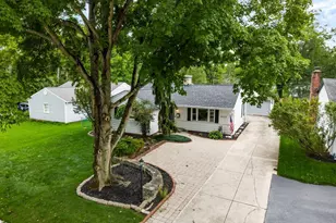 2433 Fishinger Rd, Upper Arlington, OH 43221 - Photo 3