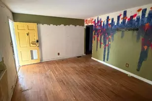 1278 E Kenworth Rd, Columbus, OH 43224 - Photo 7