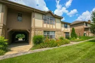 92 Stornoway Dr W, Columbus, OH 43213 - Photo 1