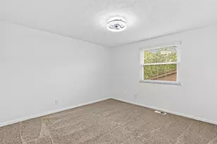 5723 Greendale Dr, Galloway, OH 43119 - Photo 25