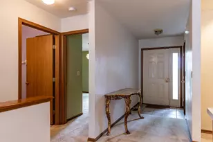 4792 Parkwick Dr, Columbus, OH 43228 - Photo 17