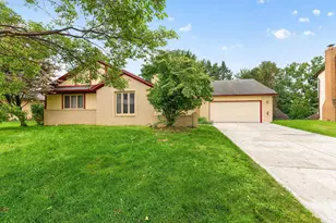 2101 Walnut Hill Park Dr, Columbus, OH 43232 - Photo 1