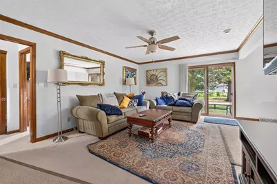 2101 Walnut Hill Park Drive, Columbus, OH 43232 - Photo 9