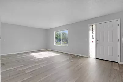 5204 Dierker Road #D, Columbus, OH 43220 - Photo 3