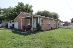 403 Clyburn Ave, Washington Court House, OH 43160 - Photo 1