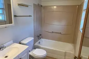 5400 Beacon Hill Rd, Columbus, OH 43228 - Photo 9