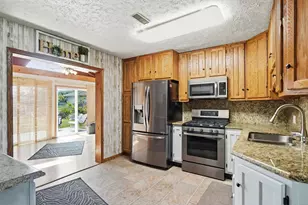 1425 Greenleaf Rd, Columbus, OH 43223 - Photo 15