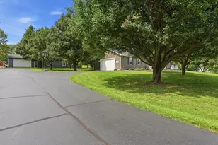 1520 Hamburg Rd SW, Lancaster, OH 43130 - Photo 3