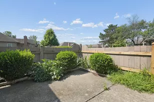 2395 Hooverside Ln, Grove City, OH 43123 - Photo 5