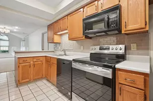 2395 Hooverside Ln, Grove City, OH 43123 - Photo 15