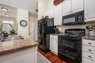 4635 Sahalee Dr, Grove City, OH 43123 - Photo 9