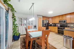 2389 Maple Hedge Way, Columbus, OH 43219 - Photo 15