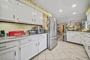 330 Hessenauer Dr, Galion, OH 44833 - Photo 5